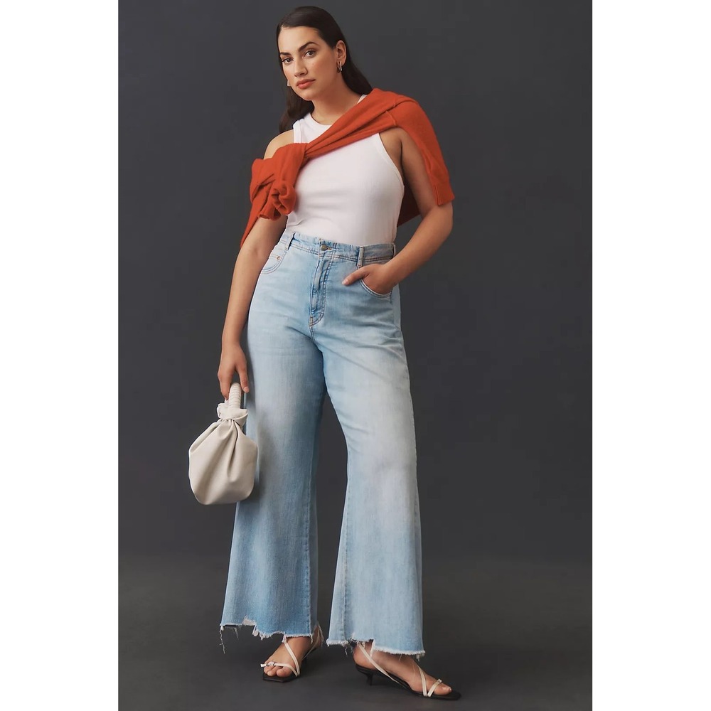 PILCRO Anthropologie The Adi Wide Leg Cropped‎ Jeans Light Wash Chewed Hem- 32 - Picture 3 of 13